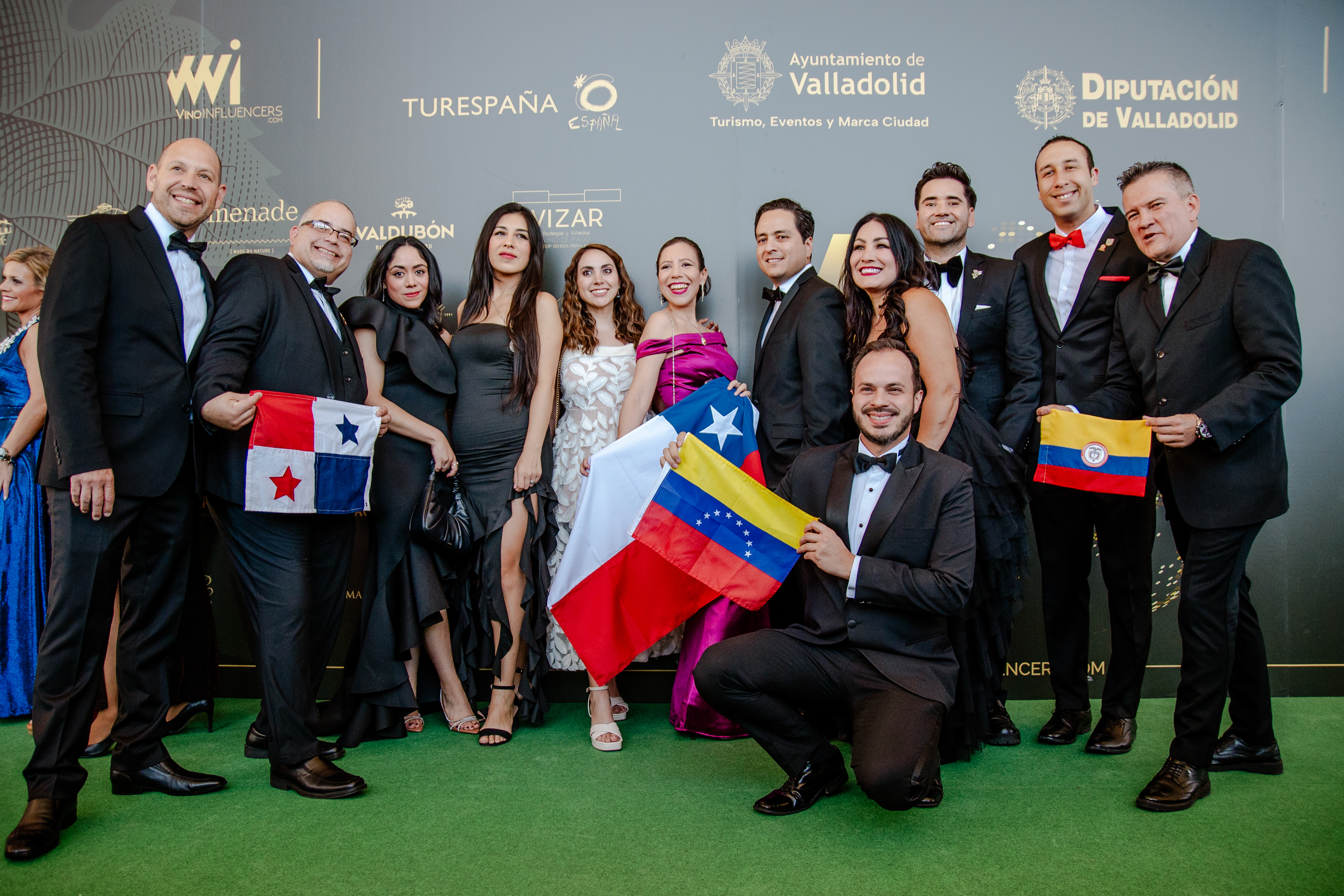 Influencers en el photocall de los premios Vinoinfluencers World Awards en Valladolid