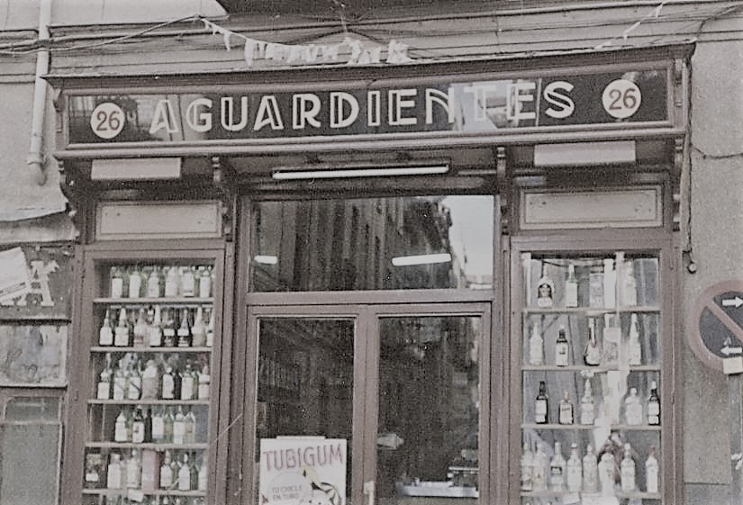 Imagen de una tienda de licores, donde era muy com&uacute;n encontrar vino adulterado.