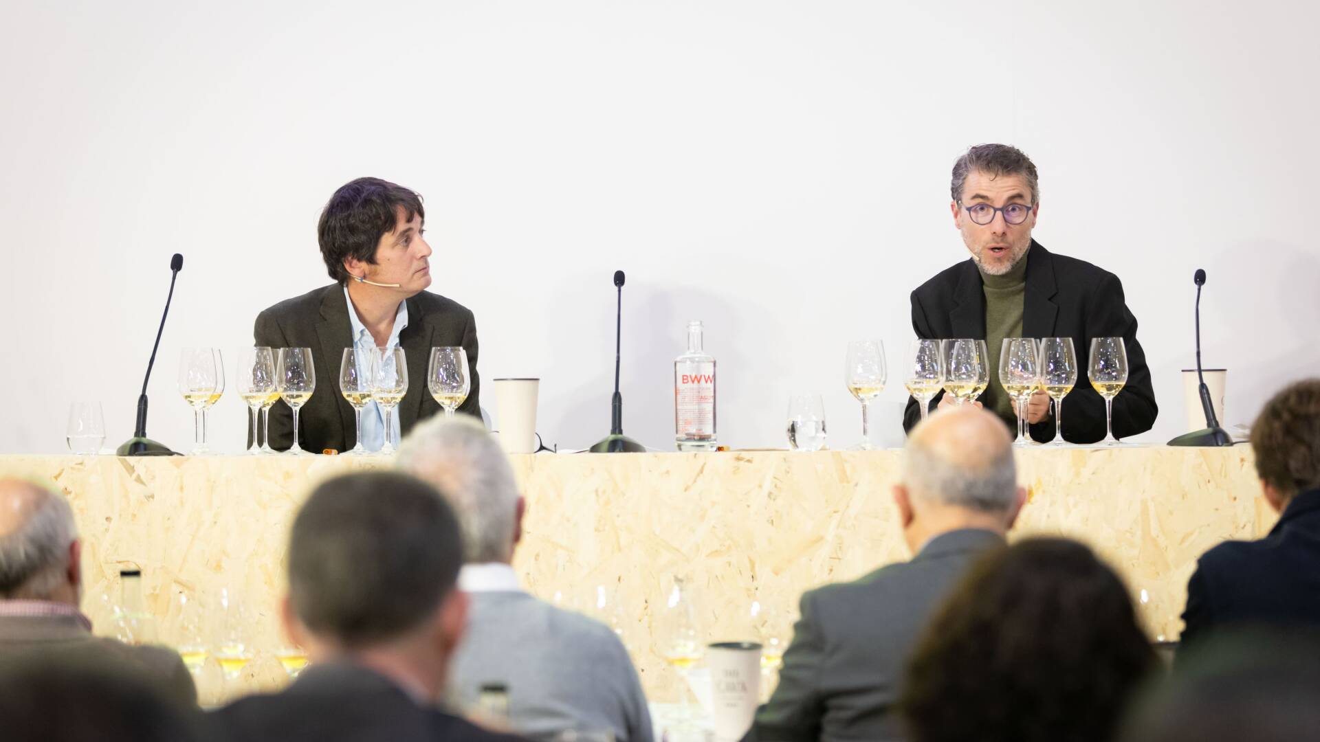 Javier Luengo y Carlos Gonz&aacute;lez en la Cata sobre la Influencia de la Crianza postdeg&uuml;elle.
