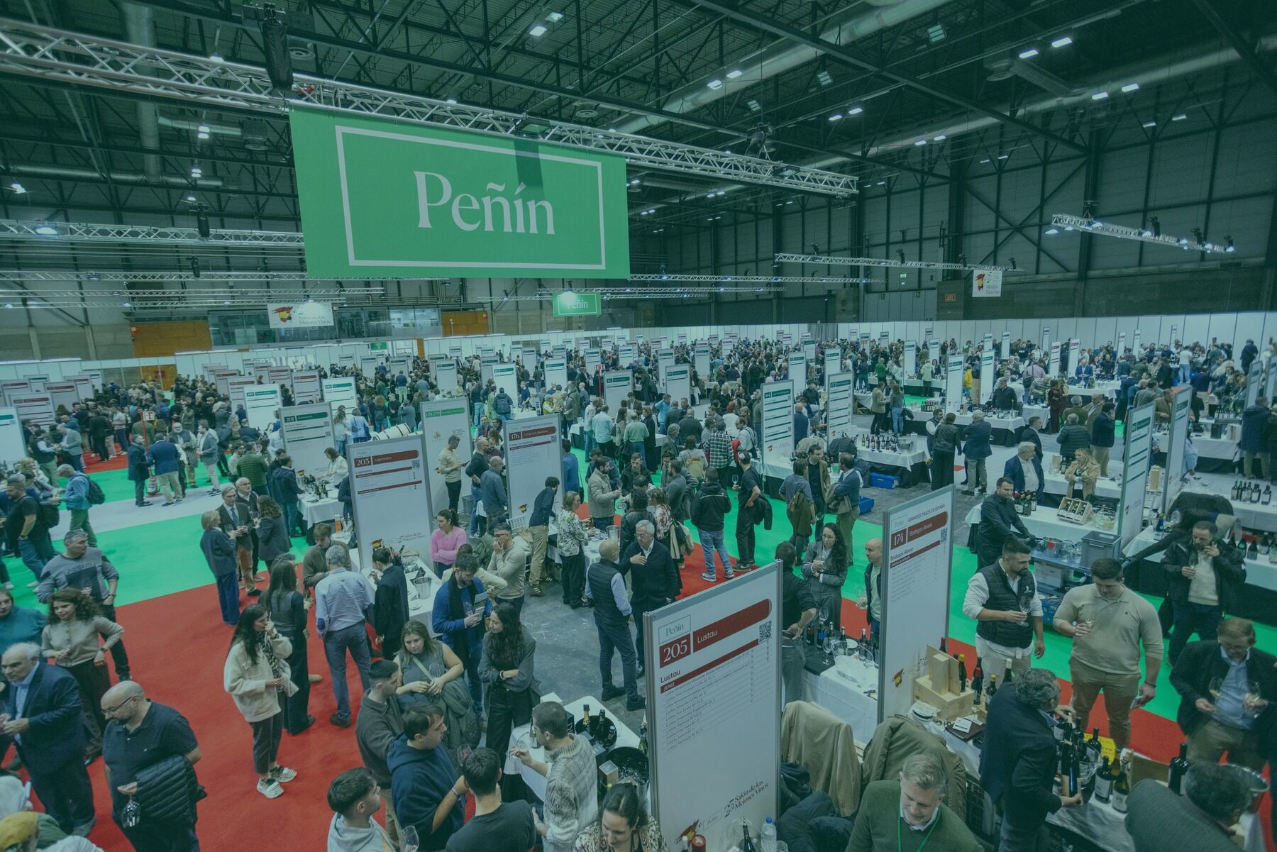 Foto panoramica del pabellon 6 IFEMA durante XXV Sal&oacute;n Pe&ntilde;&iacute;n de los mejores vinos de Espa&ntilde;a - diciembre 2025
