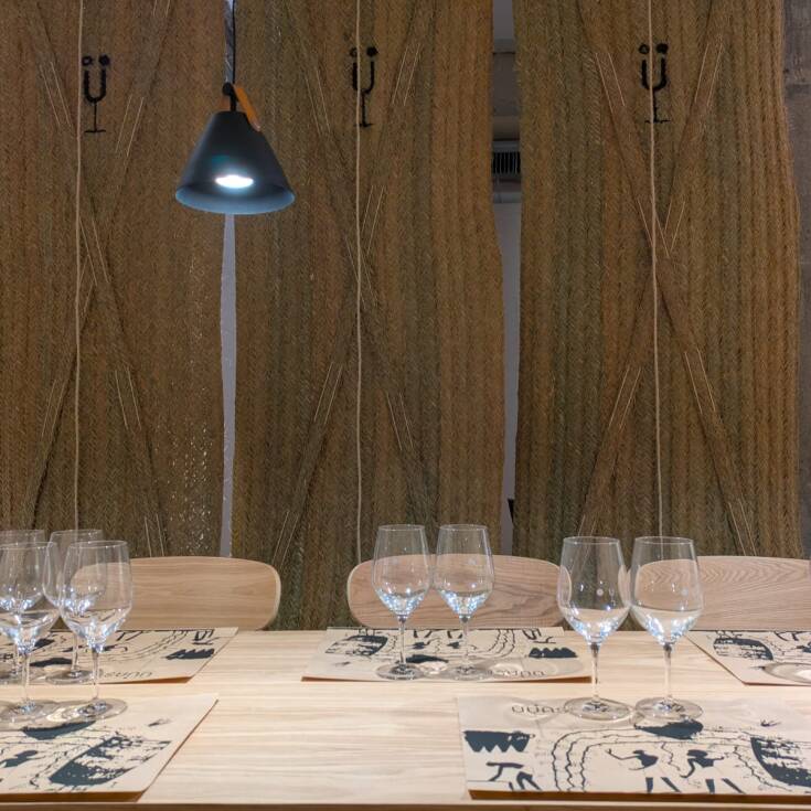 Mesa montada del restaurante.