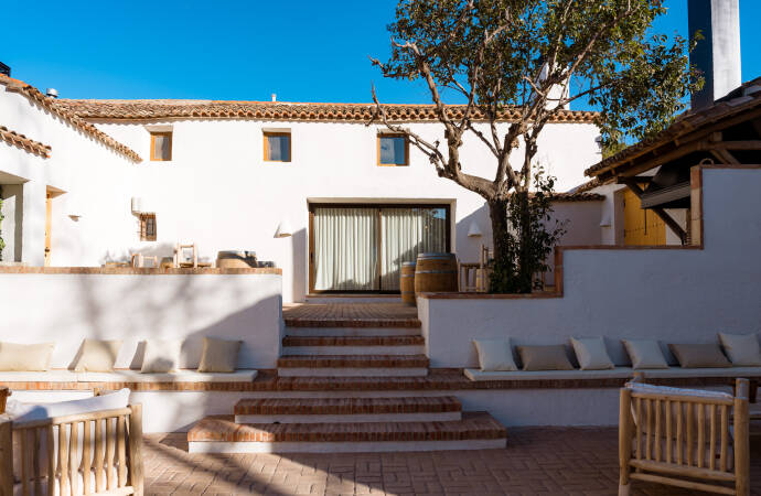 Bild der Fassade des Vinya Alforí.