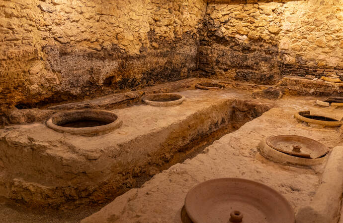 Imagen del interior de la bodega Casa Los Frailes