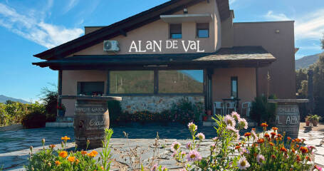 Bild der Adega Alan de Val von außen.