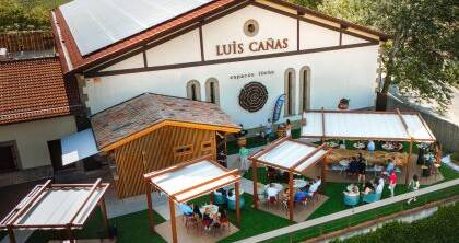 Bild des Außenbereichs der Weinkellerei Luis Cañas.