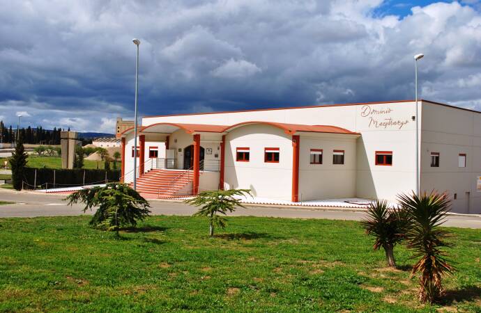 Bild des Außenbereichs des Weinguts.