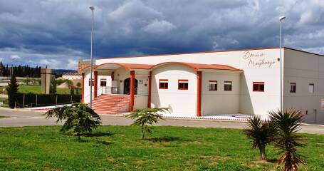 Imagen del exterior de la bodega.