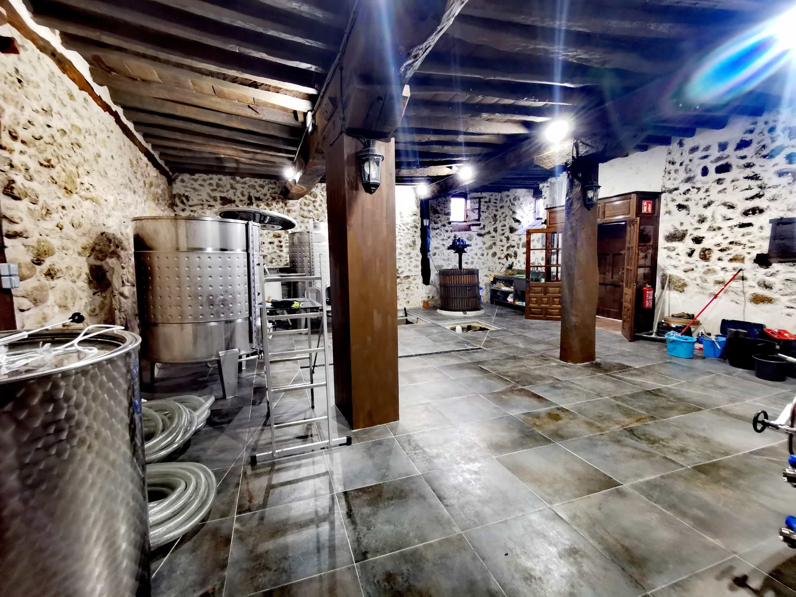 Interior de la bodega Gaia.