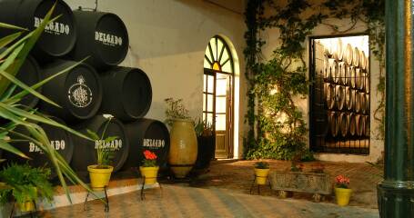 Bild vom Innenhof des Weinkellers.