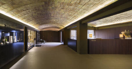 Bild des Besuchsraums der Weinkellerei.