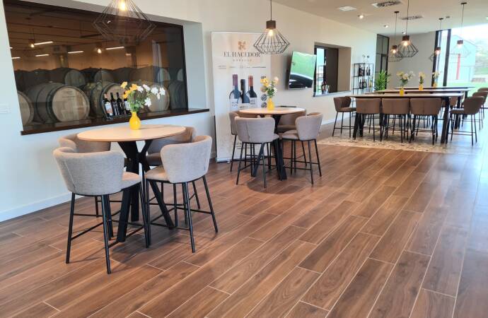 Imagen de la sala de catas de bodega.