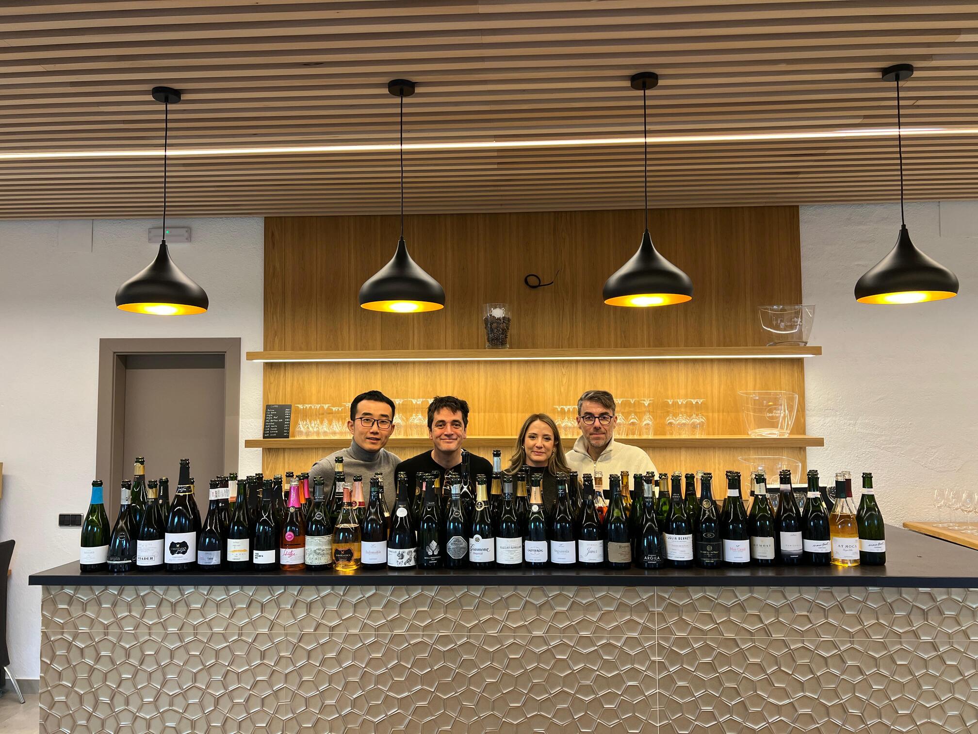 De izquierda a derecha: Ziyang Zhang, Javier Luengo, Tatiana Rivamar y Carlos Gonz&aacute;lez.