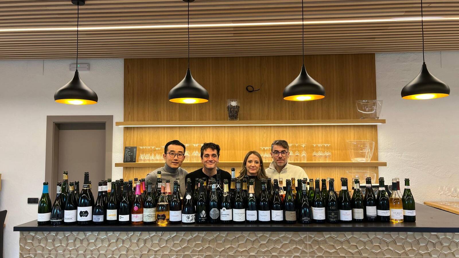 De izquierda a derecha: Ziyang Zhang, Javier Luengo, Tatiana Rivamar y Carlos Gonz&aacute;lez.