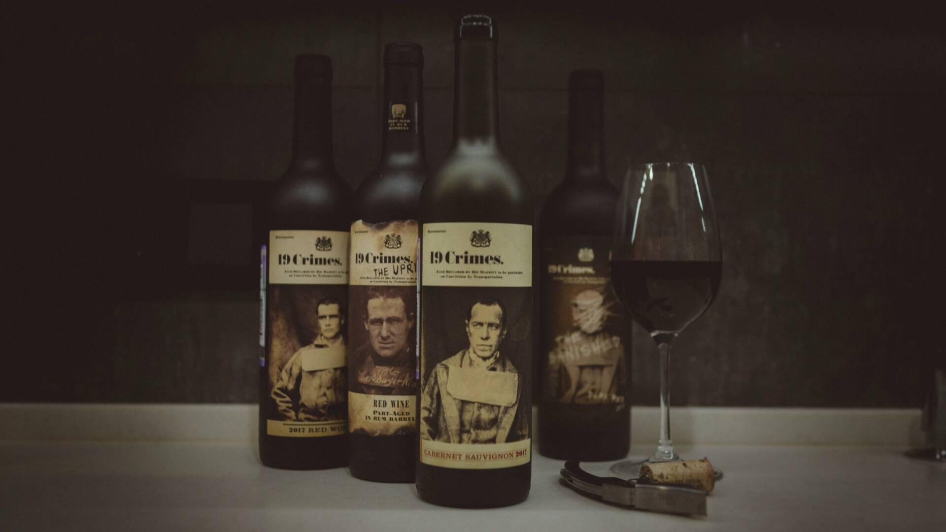 Selecci&oacute;n vinos 19 Crimes.