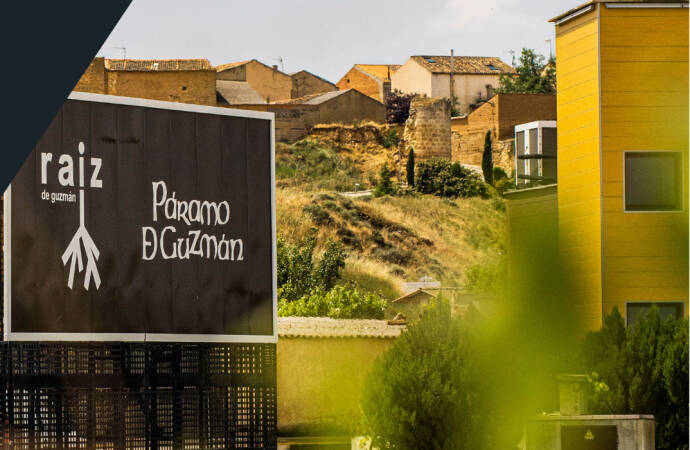 Imagen de la fachada del hotel.