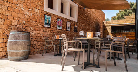 Imagen del patio interior de la bodega.